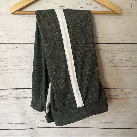 Aero Side-Striped Jogger - Picture 4 of 8